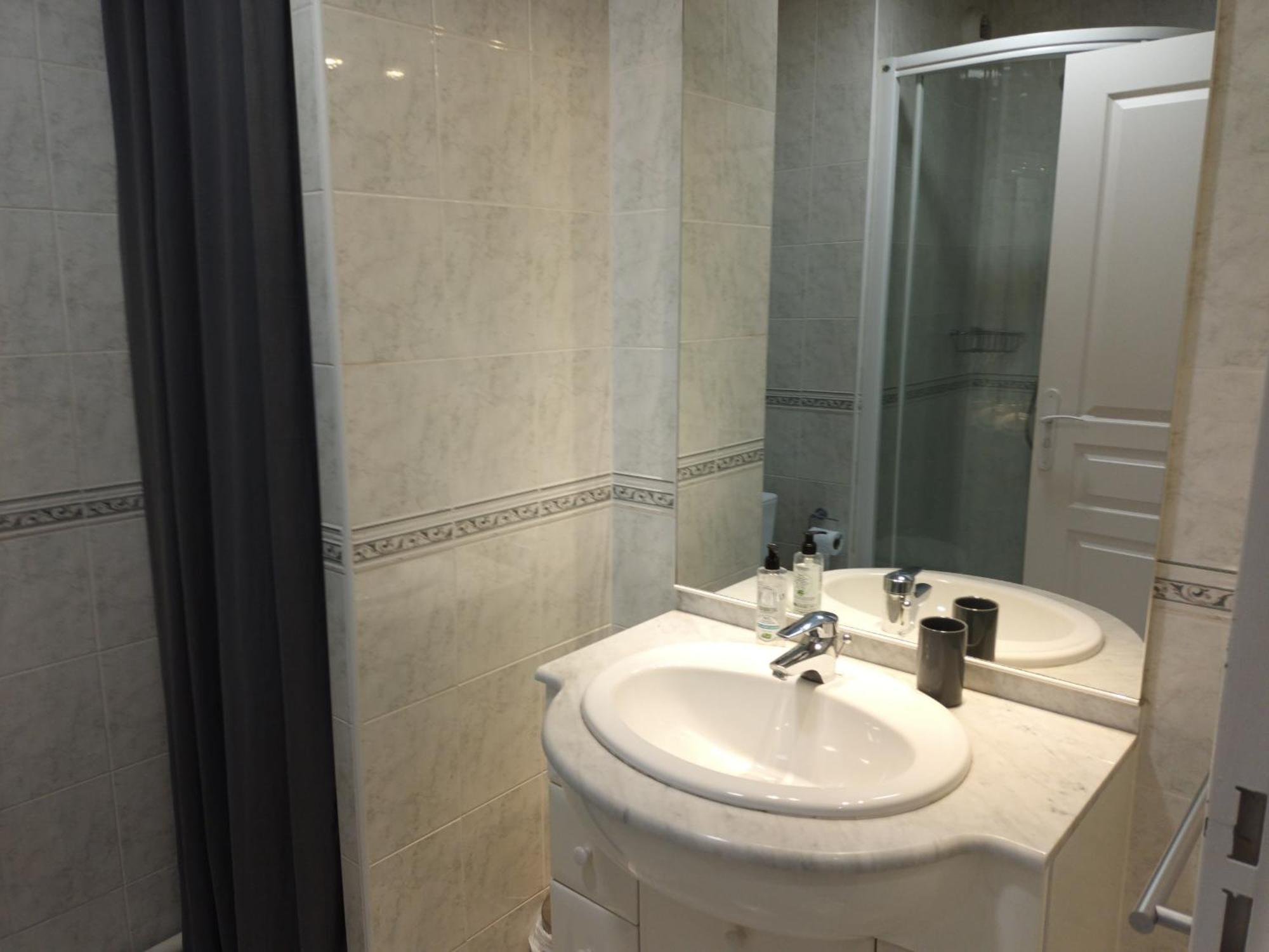 Appart. 2* A Hendaye, Proche Centre, Parking Privatif - Fr-1-239-777 Apartment Exterior photo